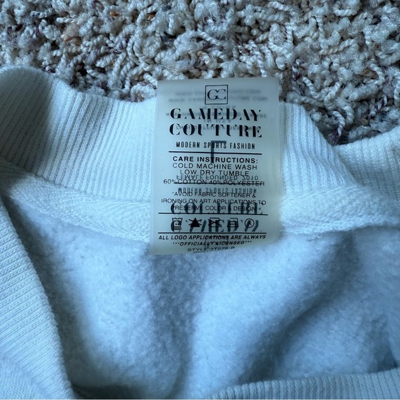 Michigan Wolverines Women’s Game Day Couture Crew Neck Sweatshirt Size Med Large - Picture 9 of 10